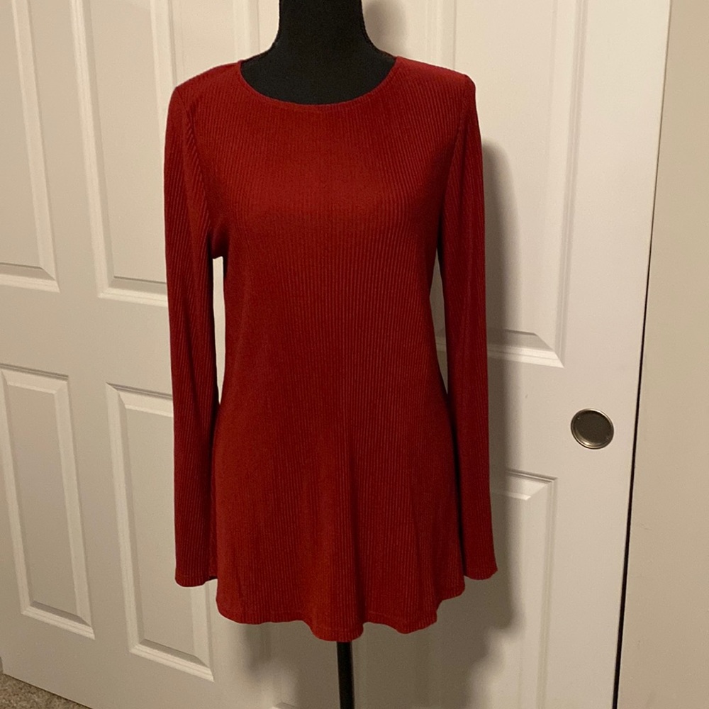 Red top size large.